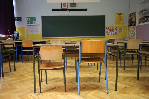 Majka upala u školu zbog sinove četvorke pa završila na sudu: Kažnjena sa 700 eura