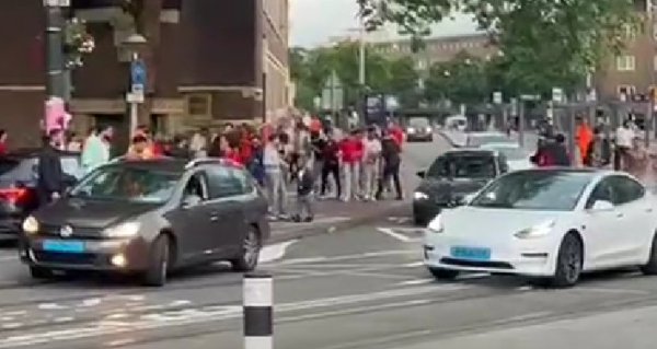 Pogledajte lude scene iz Amsterdama: Nizozemska ispala, a grad slavi...