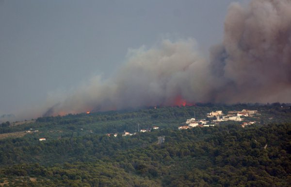 Udar groma izazvao požar na vrhu Čiova