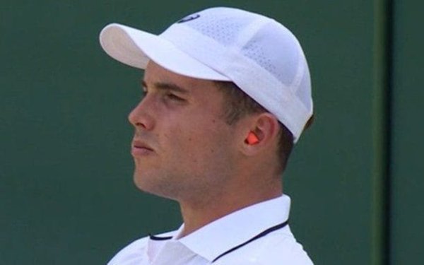 Tenisač iz BiH na Wimbledonu izgubio živce: Pogledajte što je u tom trenutku napravio njegov suparnik