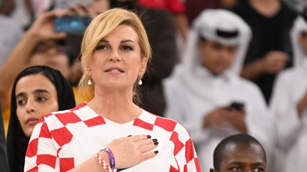 Kolinda u navijačkom elementu: Javila se iz Toronta uz nezaobilaznu crveno-bijelu kombinaciju