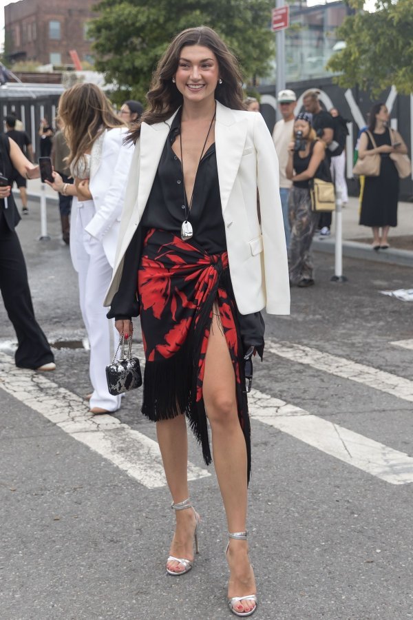 Kate Bartlett na Michael Kors reviji