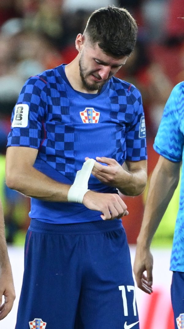 Petar Sučić neutješno je plakao nakon poraza, a onda mu je prišao Cristiano Ronaldo