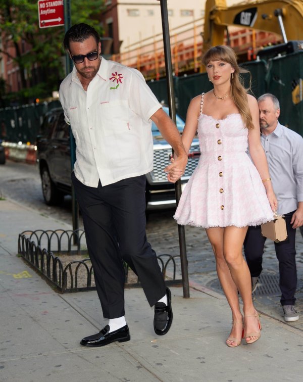 Travis Kelce, Taylor Swift