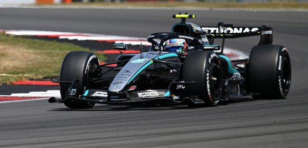 Nevjerojatni Antonelli opet oduševio. Mladi Talijan pokorio Silverstone i slavio u sprintu