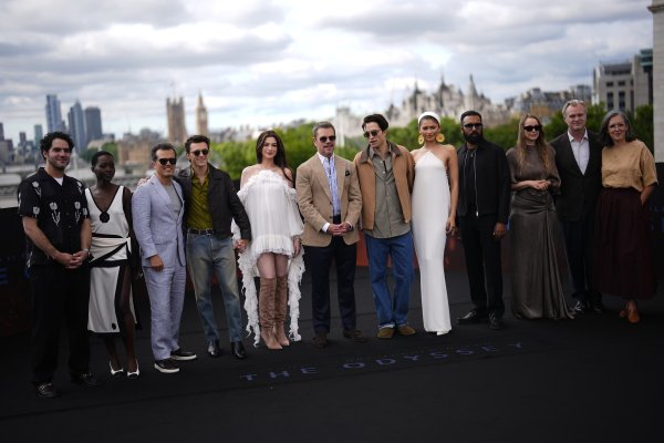 Benny Safdie, Lupita Nyong'o, John Leguizamo, Tom Holland, Anne Hathaway, Matt Damon, Robert Pattinson, Zendaya, Himesh Patel, Samantha Morton, director Christopher Nolan i Emma Thomas