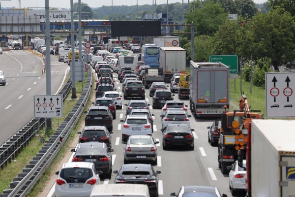 Kolone i zastoji između Karlovca i Zagreba: Brojni putuju na more