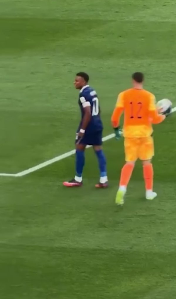 Kaos koji niste vidjeli u prijenosu: Evo što je golman Paragvaja napravio kad ga je Mbappe ignorirao