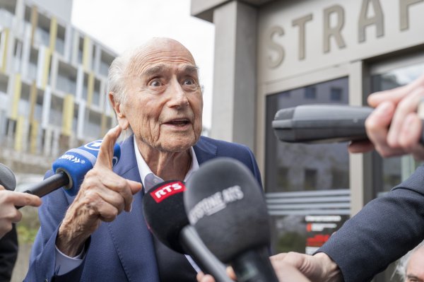 Oglasio se i Sepp Blatter zbog slučaja Balogun: 'Kamo ideš, FIFA?'