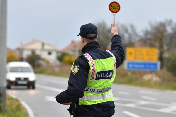 Velika noćna akcija splitske policije: Čak 115 vozača isključeno iz prometa zbog alkohola i droge