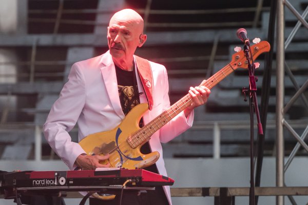 Nema s kim Tony Levin nije svirao - čak i s Gibonnijem
