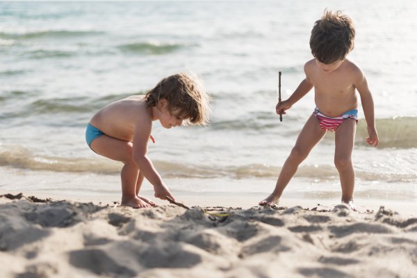 Oprez na plaži! Ovi predmeti izgledaju nevino, ali mogu biti opasni za djecu
