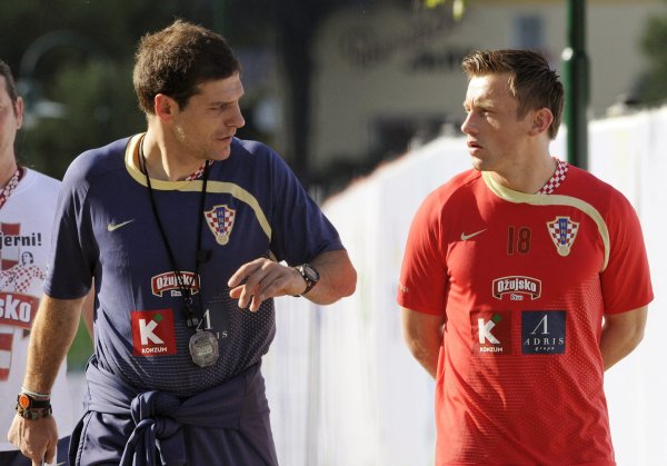 Tko treba biti novi izbornik - Slaven Bilić ili Ivica Olić?
