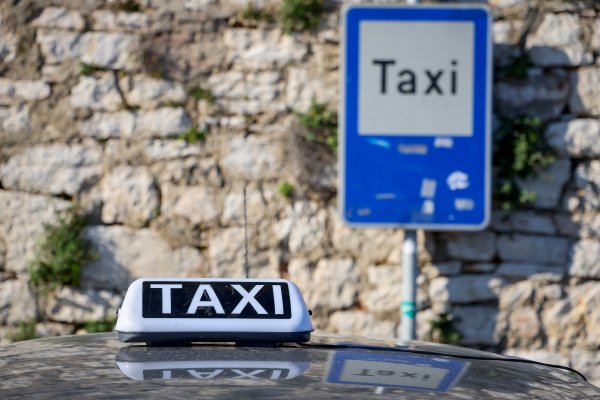Cure detalji o taksistici iz Zadra: Poznata po skupim vožnjama i fizičkim sukobima s kolegama