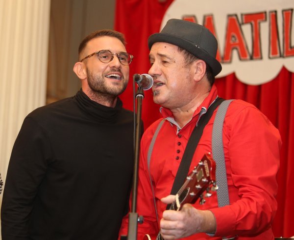S Lukom Nižetićem na premijeri dječjeg mjuzikla 'Matilda' 2016. godine