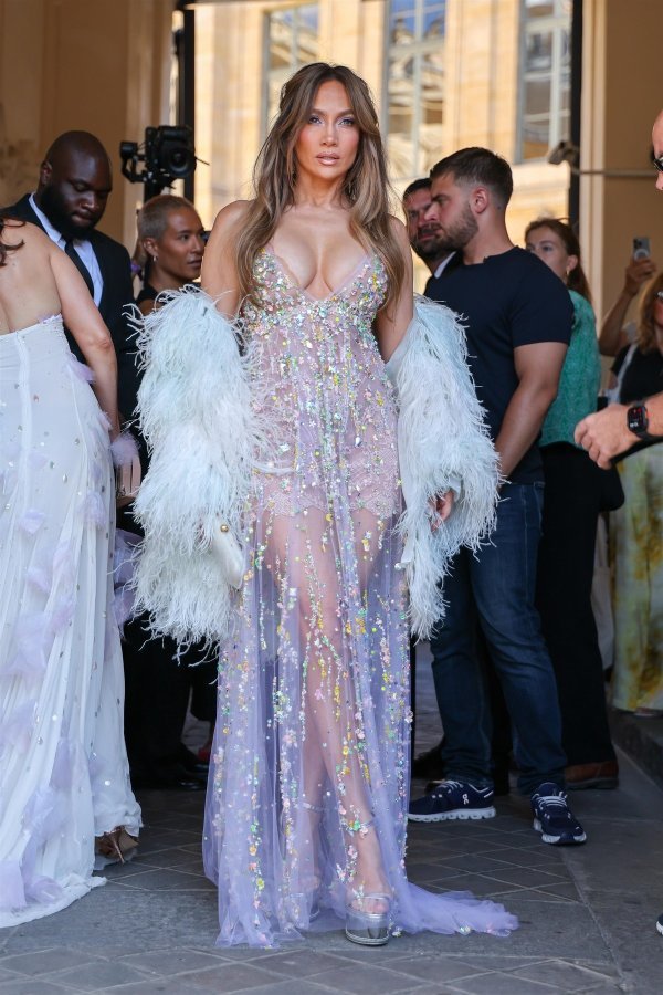 Jennifer Lopez pokazala tri spektakularne haljine i dijamantni nakit od više od 400 karata