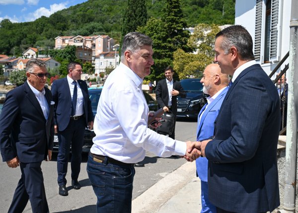 Milanović se sastao s Hrvatima u Crnoj Gori: 'Odnosi dviju država su dobri'