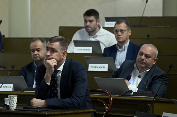 Zagrebačka oporba: 'Love ima koliko hoćeš, samo nema tko bi znao upravljati tim novcem'
