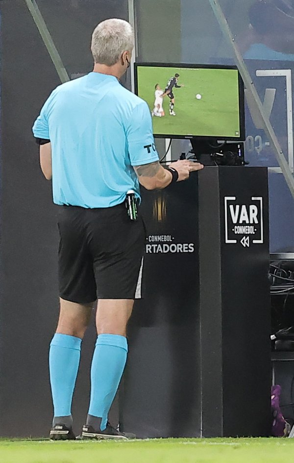 FIFA promijenila VAR protokol samo par sati prije početka utakmice Francuske i Maroka