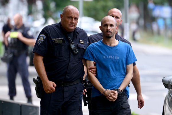 Uhićen muškarac koji je prijetio da će se raznijeti bombom