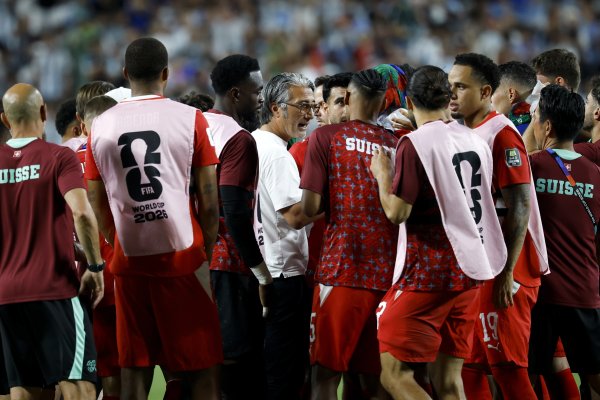 Izbornik Švicarske bijesan nakon drame napao FIFA-u: ‘Ovo šteti nogometu’
