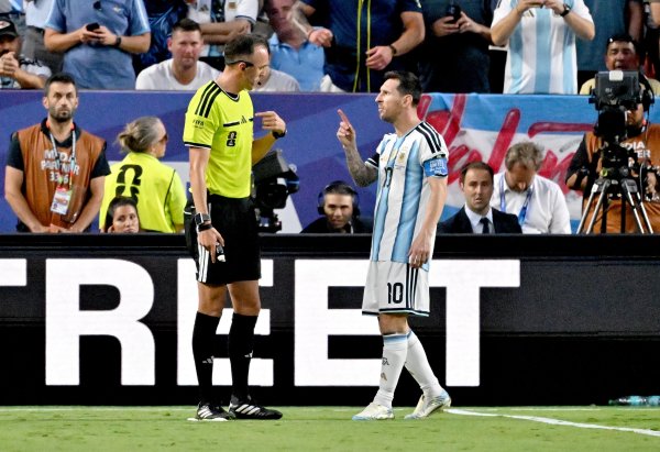 Messi izgubio živce i krenuo prema sucu: Otkriveno što mu je rekao usred drame