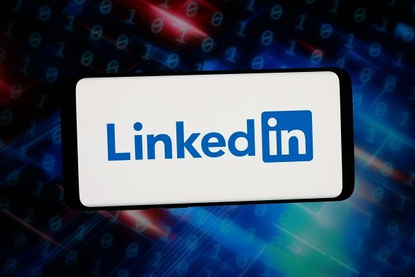 Gotovo pola objava na Linkedinu napisali su botovi