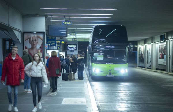 Tri djevojke zaskočile Ruskinju čim je kročila na peron u Zagrebu: Imale su pakleni plan