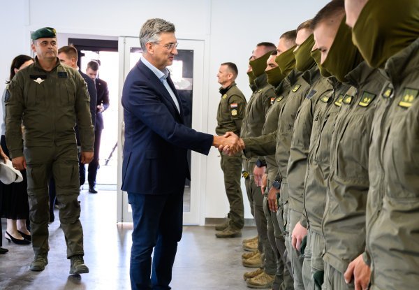 Andrej Plenković s ATJ-om Lučko u Parizu