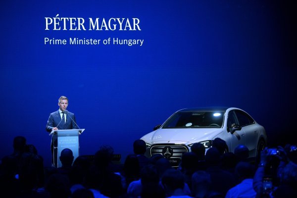 Peter Magyar u Mercedesovoj tvornici u Kecskemétu