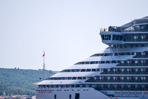 Kruzer Scarlet Lady kompanije Virgin Voyages stigao u Zadar