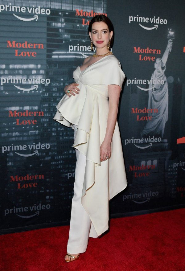 Anne Hathaway na premijeri filma 'Modern Love' 2019. godine