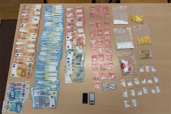 Britanac uhićen u Tisnom: Pogledajte što je sve policija našla kod njega