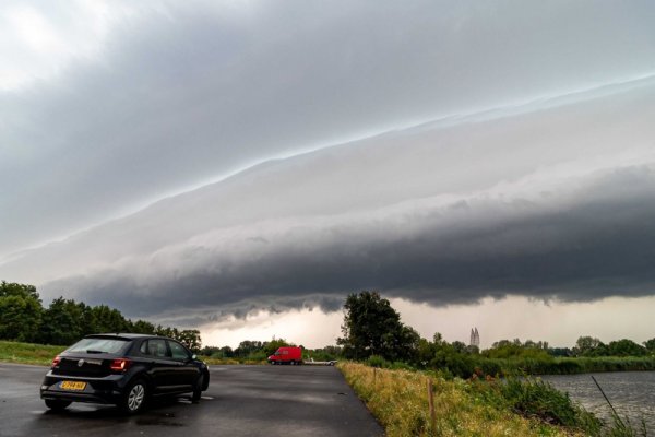 Shelf oblak u Nizozemskoj