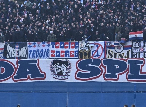 Torcida na tribinu vratila transparent koji je nestao nakon velike navijačke afere