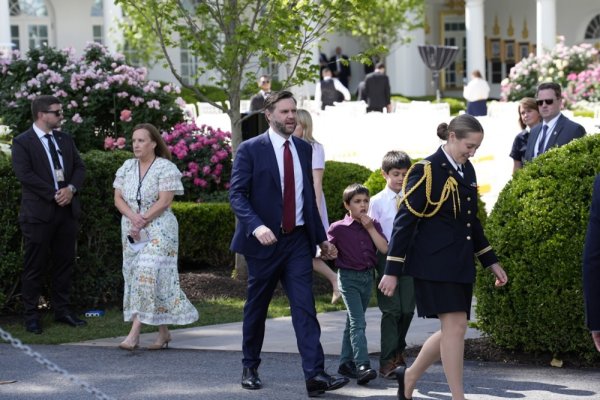 JD Vance sa sinovima
