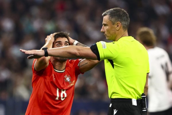 Slavko Vinčić u polufinalu Lige nacija 2025. Njemačka - Portugal
