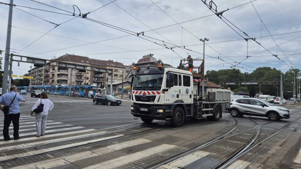 Kamion oštetio tramvajske žice na Držićevoj