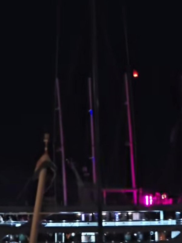 Lampion iznad makarske luke
