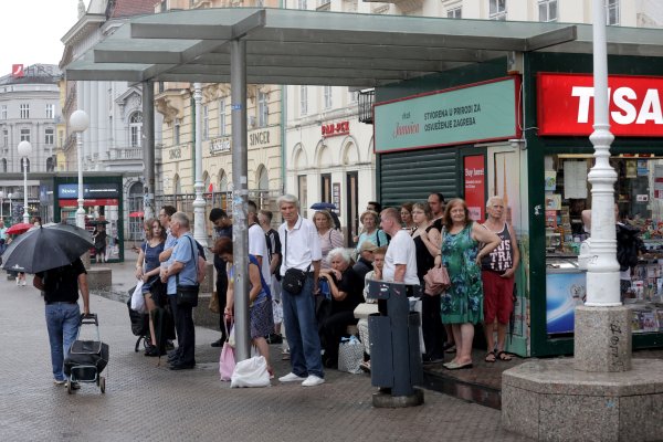 Nevrijeme pogodilo Zagreb: Vozači stali zbog tuče, problemi u opskrbi strujom