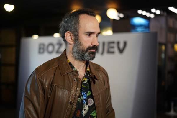 Zbog zaraze nakon kupanja u Jadranu oglasio se naš glumac: 'Pripazite na ogrebotine'