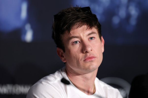  Barry Keoghan priznao je da su ga okrutni komentari na račun izgleda natjerali da se povuče iz javnosti