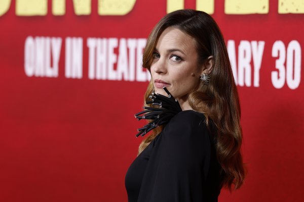 Dok mlade glumice danas odmah odlaze pod nož ukloniti svaku nesavršenost, Rachel McAdams i dalje ponosno nosi svoje prepoznatljive madeže