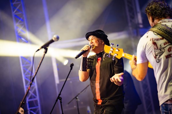 Legendarni hitovi odzvanjat će Stradunom: Plavi orkestar stiže na doček 2027.