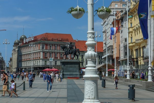 Trg bana Jelačića, Zagreb