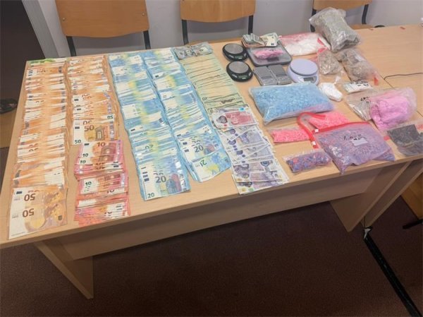 Policija upala u apartman: Nizozemac u Tisno stigao s velikom količinom droge