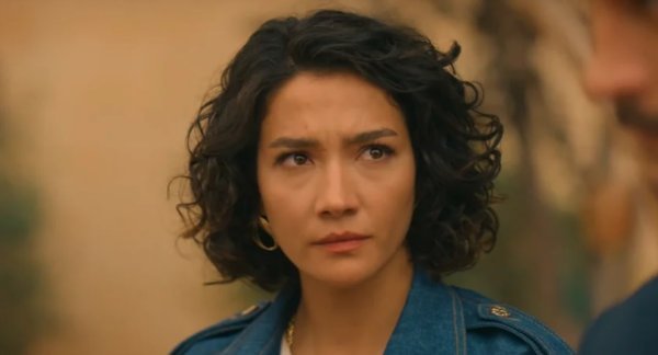 Aybuke Pusat kao Melek u seriji 'Nasljednik'