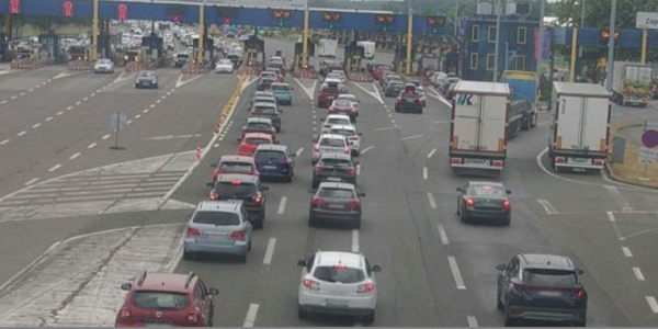 Ograničenja i zabrane na cestama zbog bure koja puše u priobalju