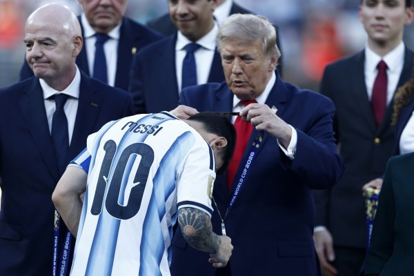Čitači s usana otkrili što je Trump govorio igračima na dodjeli medalja