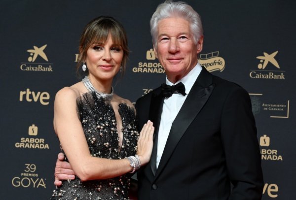 Richard Gere sa suprugom i njezinim sinom slavio naslov Španjolske na SP-u